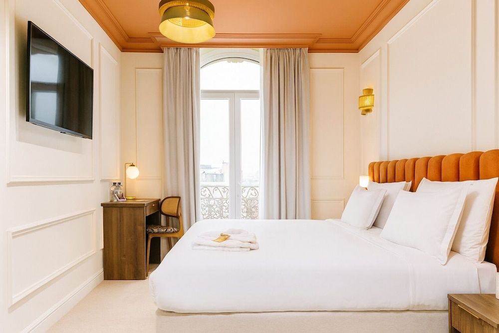 Hotel Ambassador, completely renovated 1