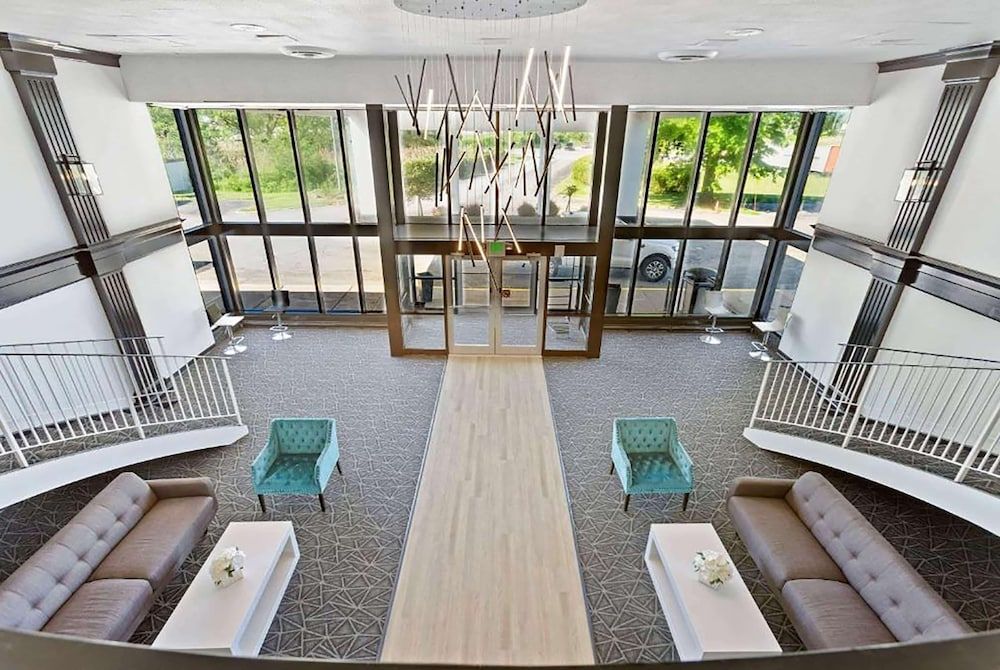 Days Inn by Wyndham Erie 2
