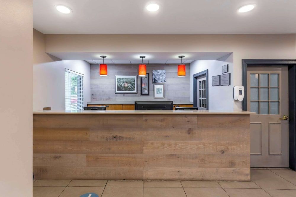 Country Inn & Suites by Radisson, Newport News South, VA 2