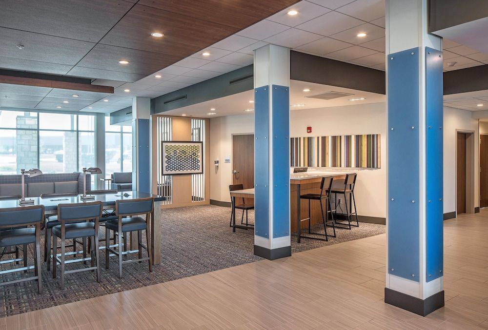 Holiday Inn Express & Suites WEST OMAHA - ELKHORN by IHG 2