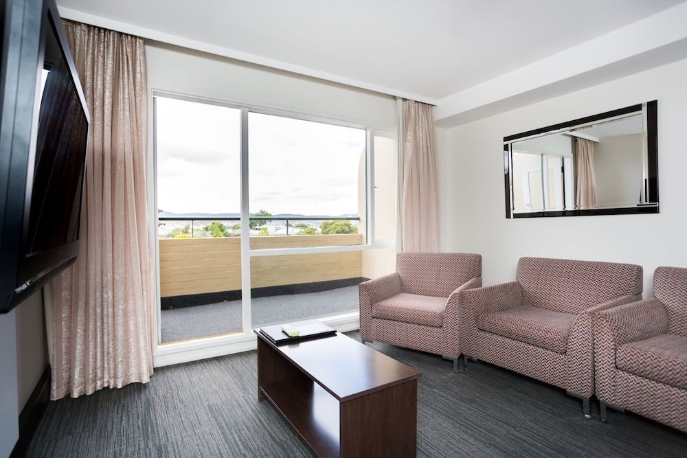 St Ives Apartments 1