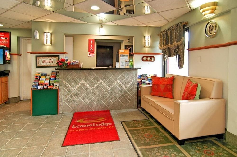 Econo Lodge Clarks Summit - Scranton 2