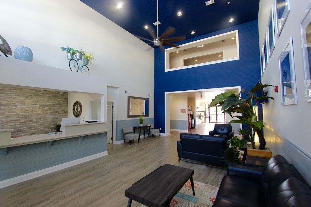 Hotel Pensacola 1