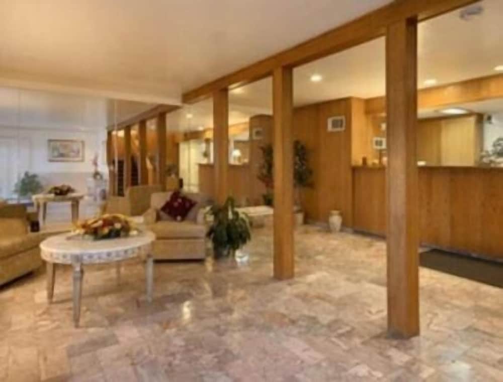 Merced Inn and Suites 2