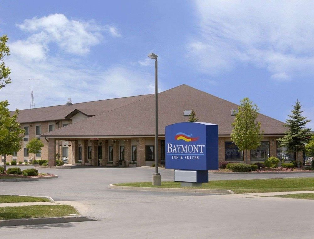 Baymont by Wyndham Whitewater 1