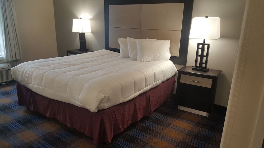 Regency inn and Suites 2