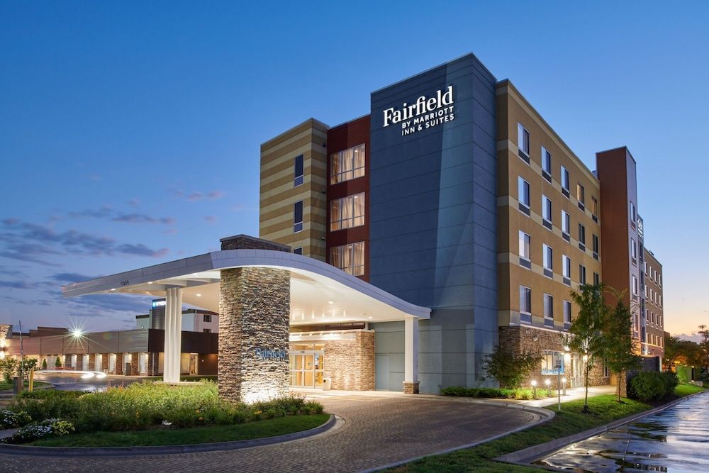 Fairfield Inn & Suites by Marriott Chicago O'Hare 1
