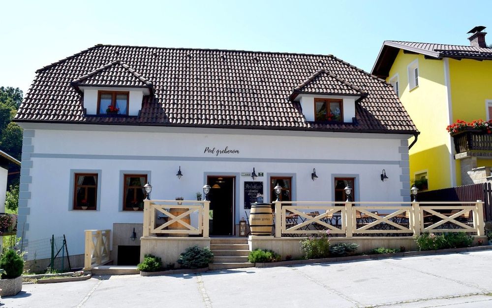 Guest House Pod Grebenom 1