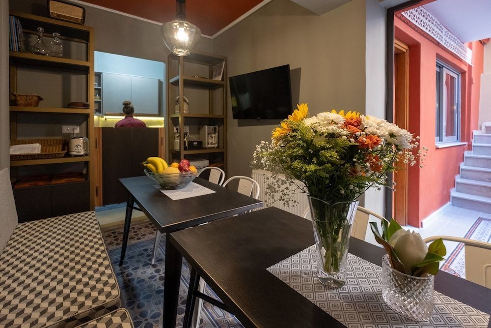 ATHENIAN YARD SUITES 1