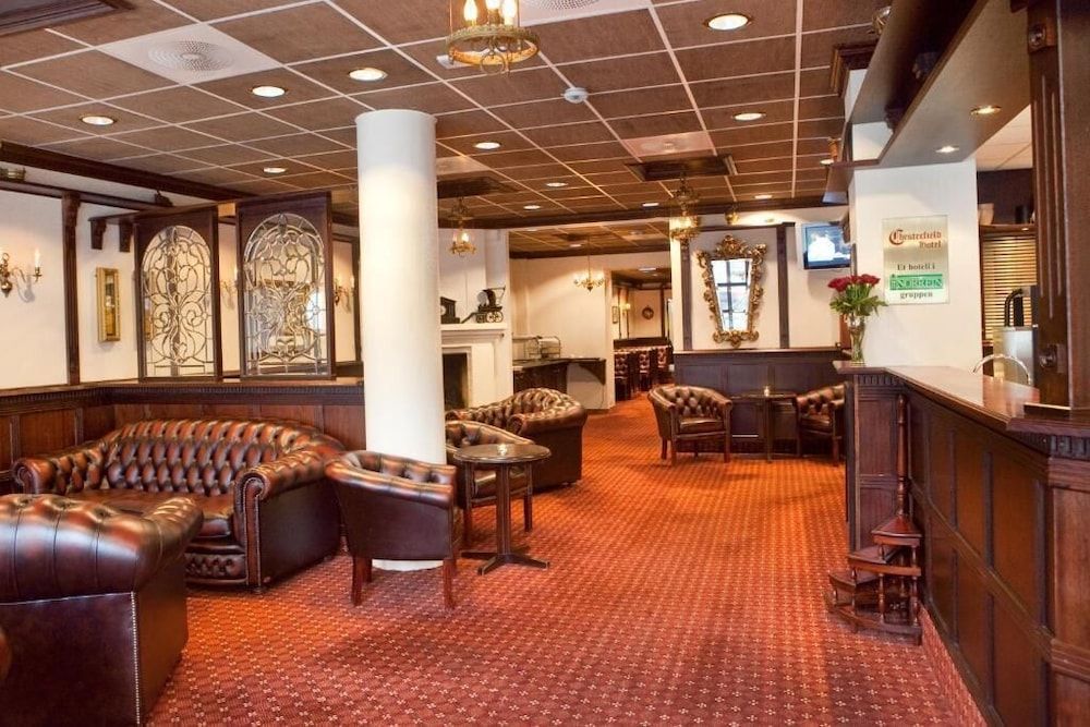 Chesterfield Hotel 2