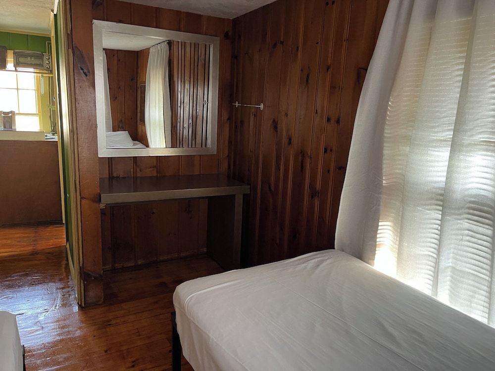 White Mountain Cottages 1
