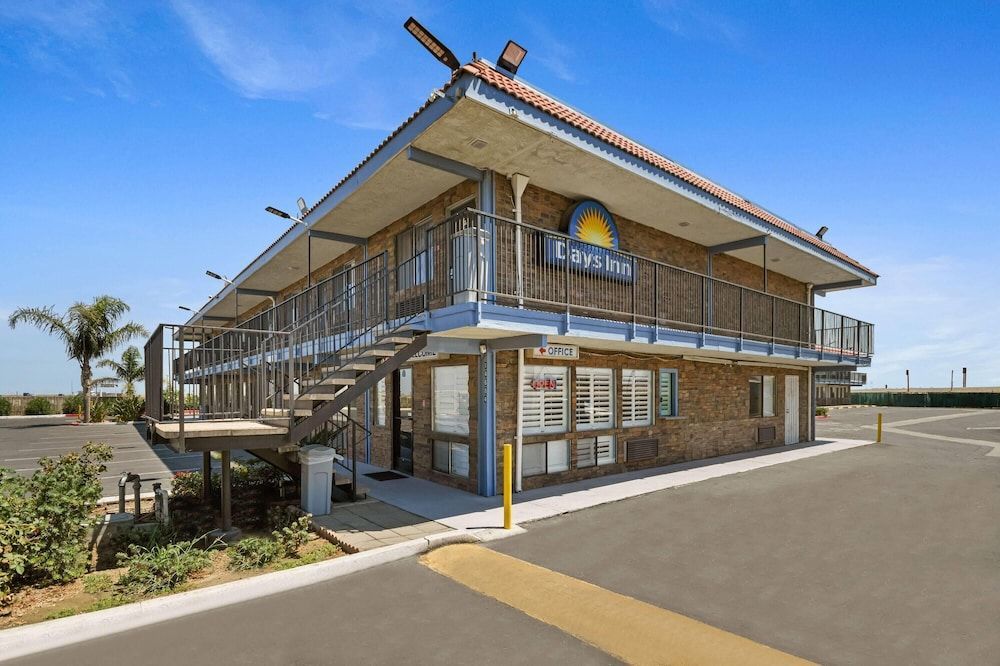 Days Inn by Wyndham Lost Hills 1