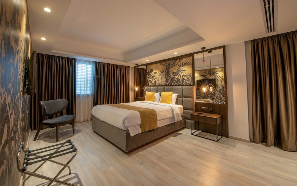 Almond Business Hotel 1