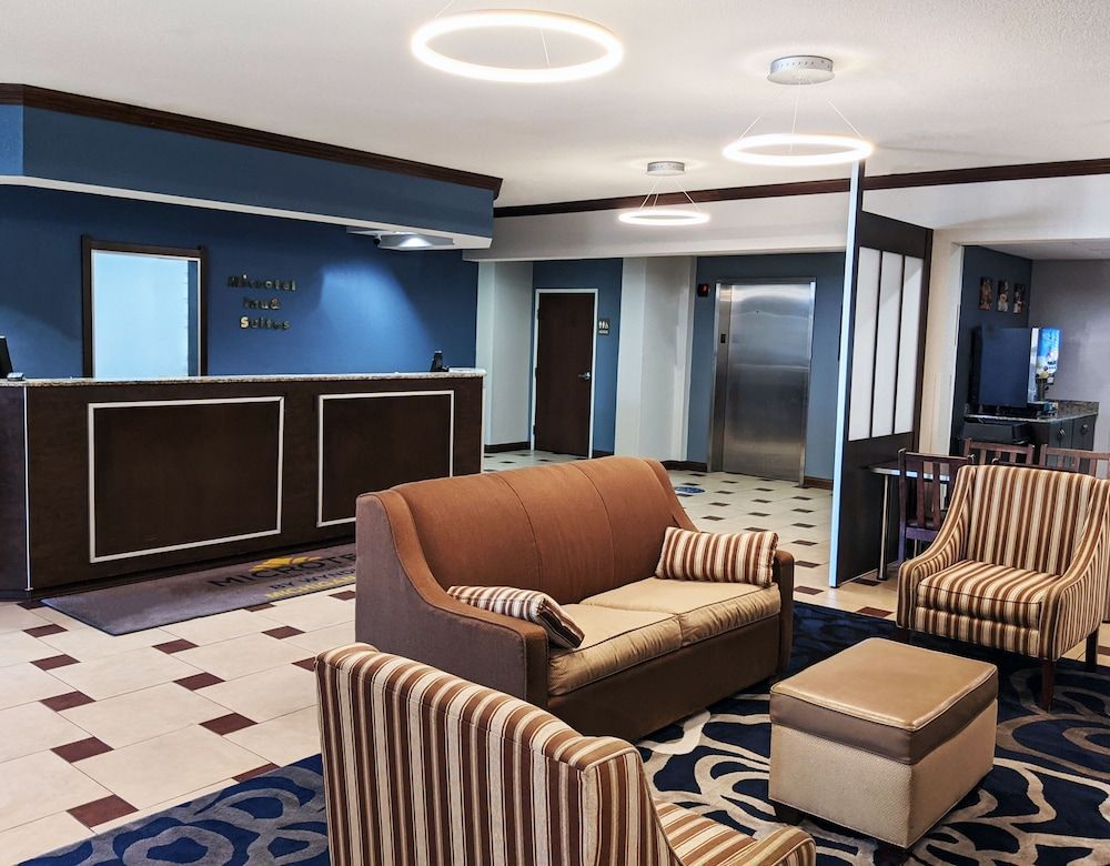 Microtel Inn & Suites by Wyndham Michigan City 2