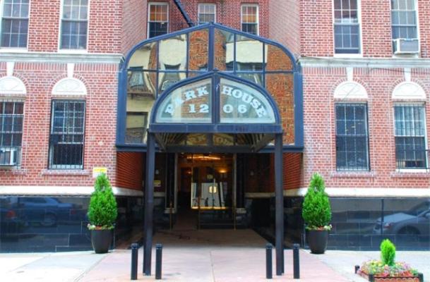 Park House Hotel Brooklyn 1