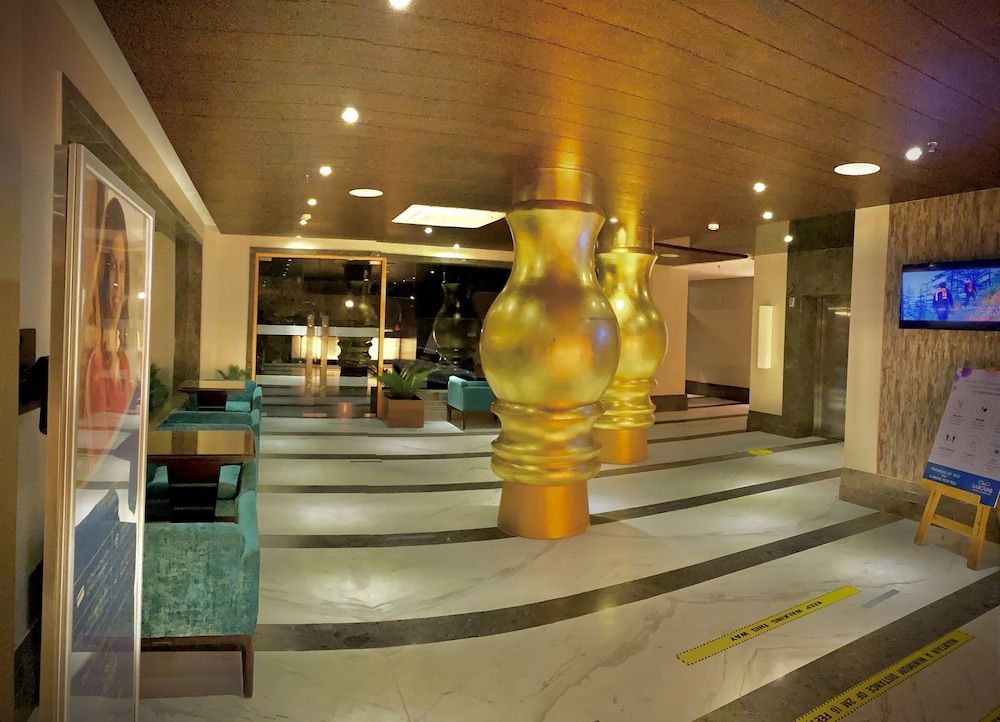 Marigold Sarovar Portico Shimla with Heated pool and AC Rooms-A Resort cottage and SPA 2