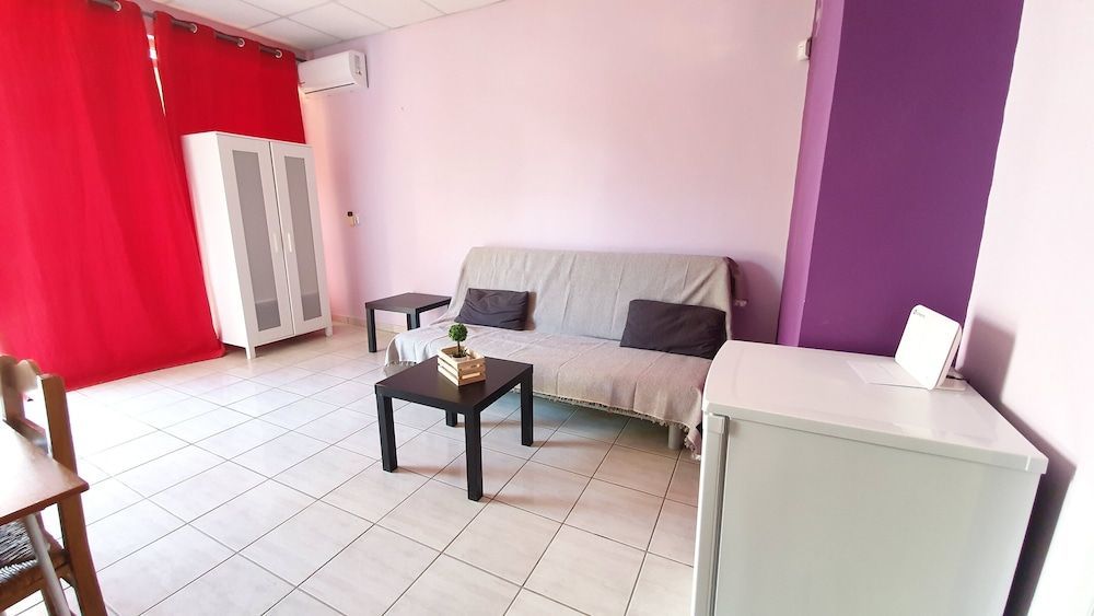 TK1 George Apartments by the Airport 1