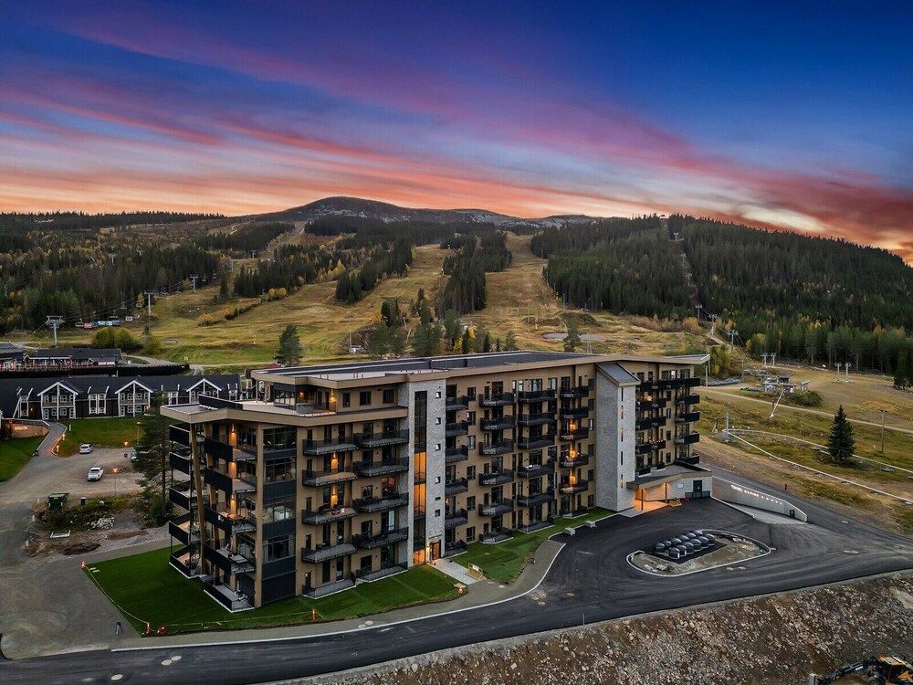 Ski-in out Apartment in Trysil Alpine Lodge with Balcony, 2 Baths & EV 1