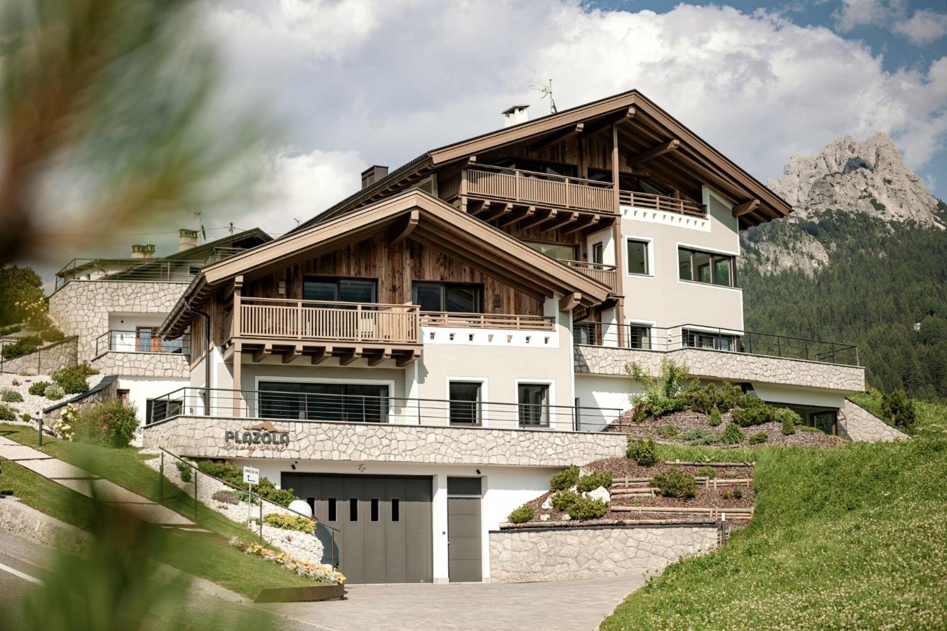 Luxury Chalet Plazola 1