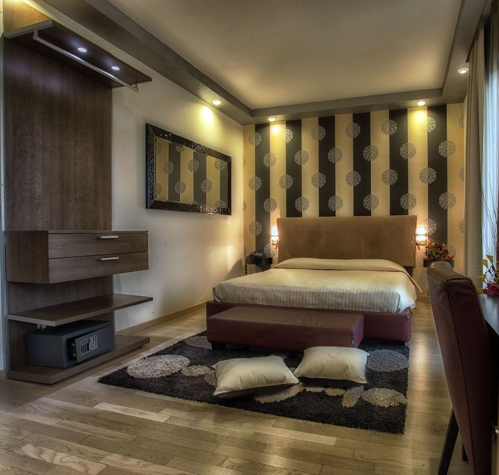 La Grotta Hotel 1