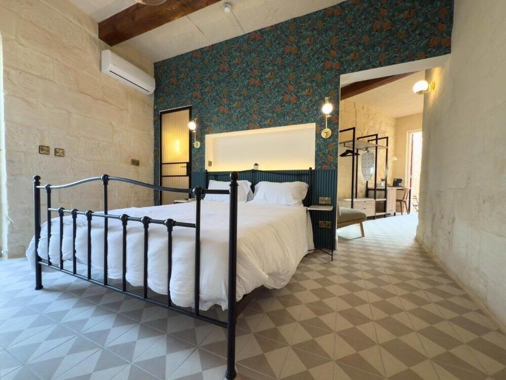 Fourteen Guesthouse 2