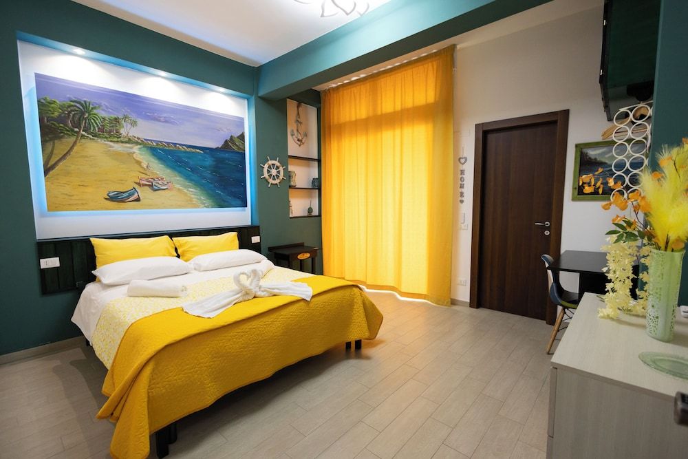 PalerMonAmour Art Gallery Suite 1