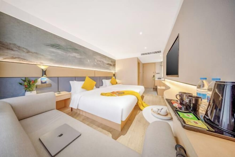 Yimi Collection Hotel (Shanghai Xizang North Road Subway Station) 1