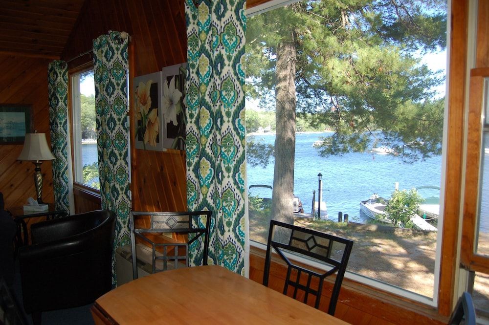 Sebago Lake Lodge and Cottages 2
