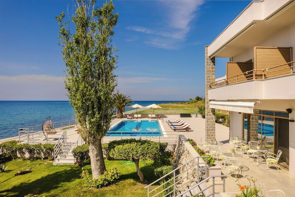 Niki Beach Hotel 1