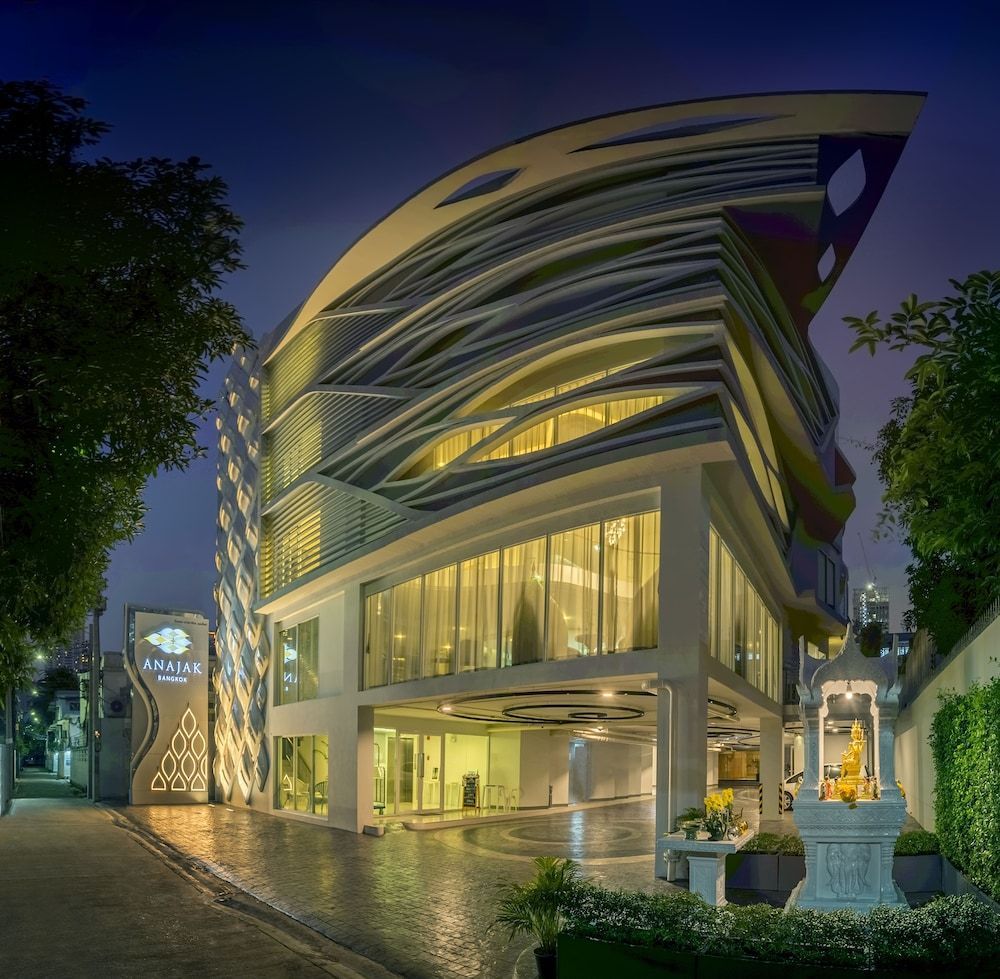 Anajak Bangkok Hotel - SHA Plus 1