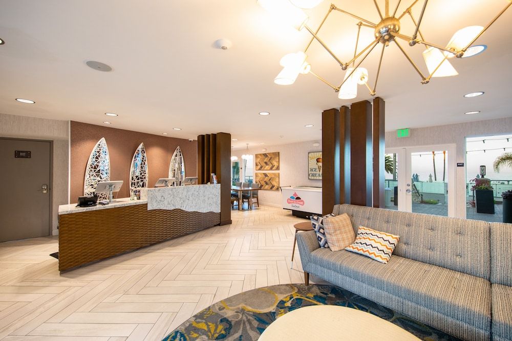 SeaCrest Oceanfront Hotel 2