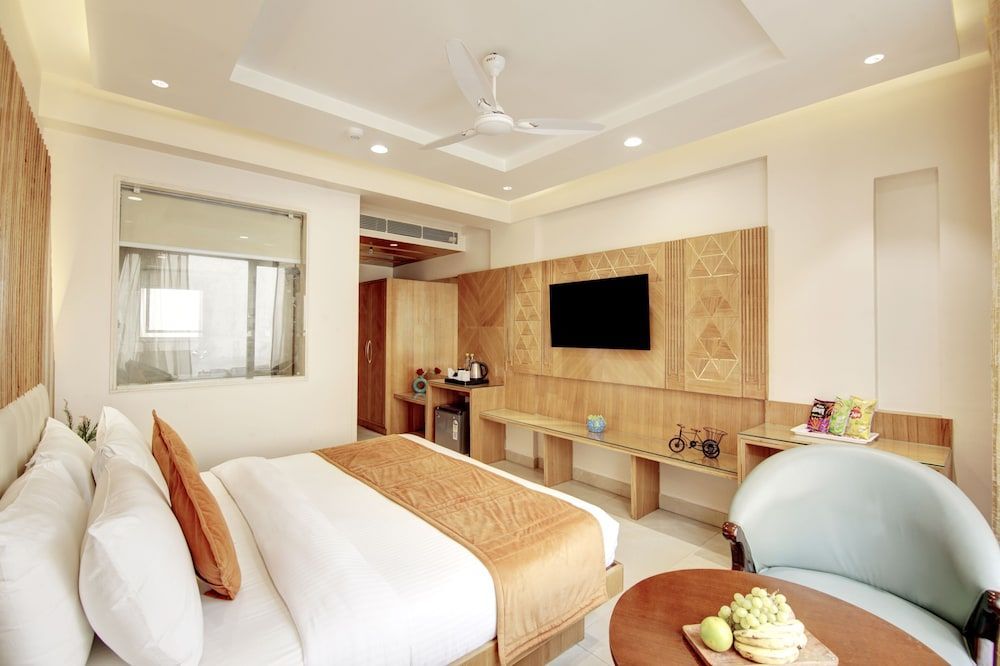 Hotel Krishna Plaza BY M S Hospitality 2