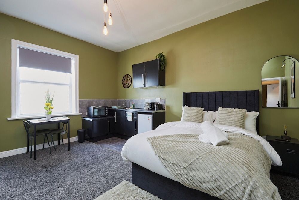 BV Aparthotel Huddersfield Ideal for Business & Leisure Stays 1