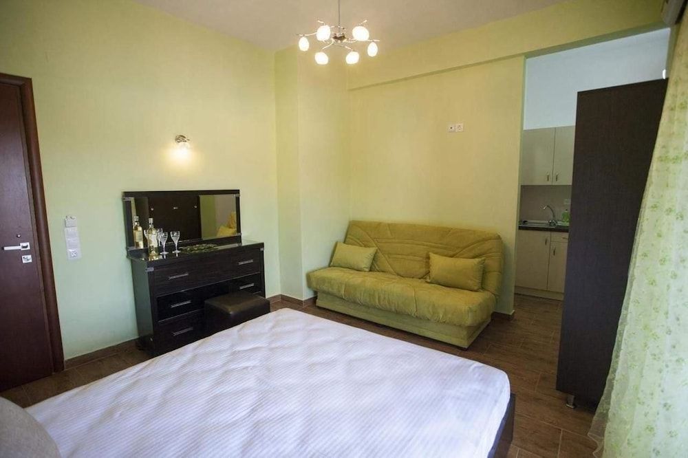 Paraskevi's Luxury Studios 2