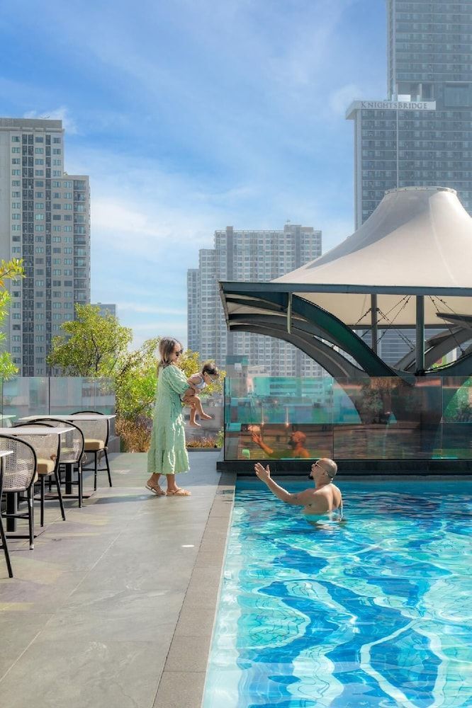 Ramada Plaza by Wyndham Bangkok Sukhumvit 48 1