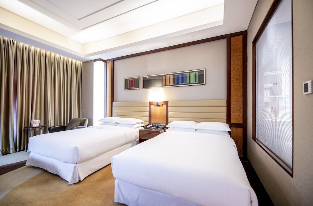 Crowne Plaza Tianjin Binhai Center by IHG 2