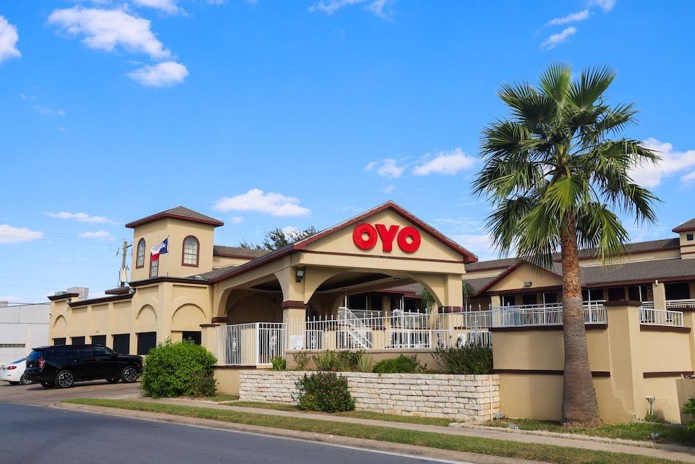 OYO Hotel McAllen Airport South 1