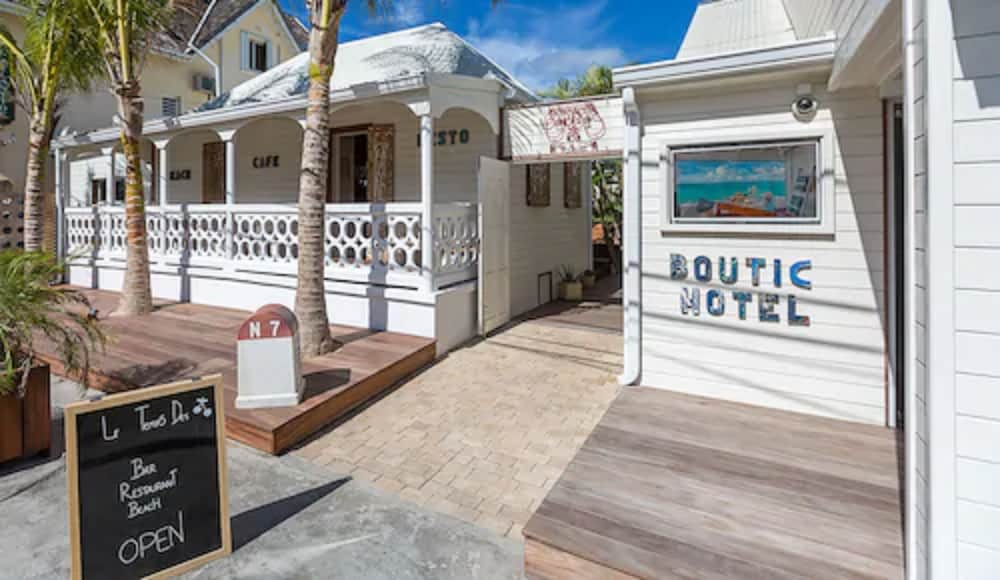Le Temps des Cerises Hotel Beach 1