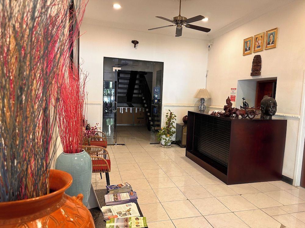 Birdcage Boutique 2