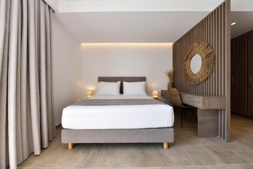 Anais Milos Suites 2