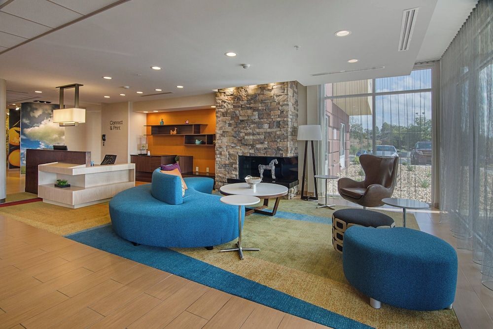 Fairfield Inn & Suites by Marriott Abingdon 1