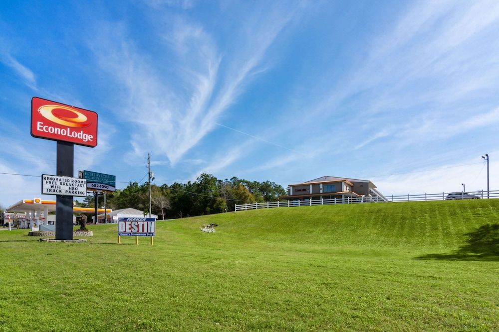 Econo Lodge Crestview South 1