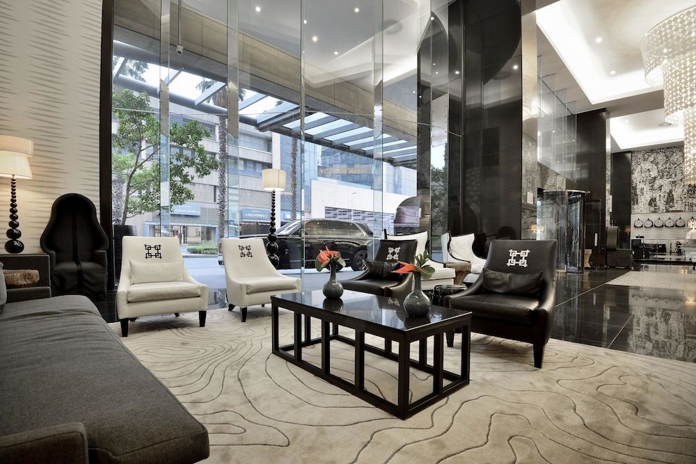 Davinci Hotel And Suites On Nelson Mandela Square 2