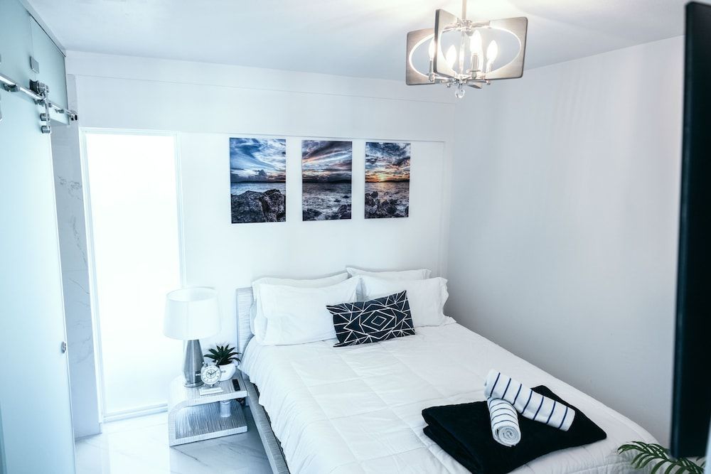 Dolphin Suites 2