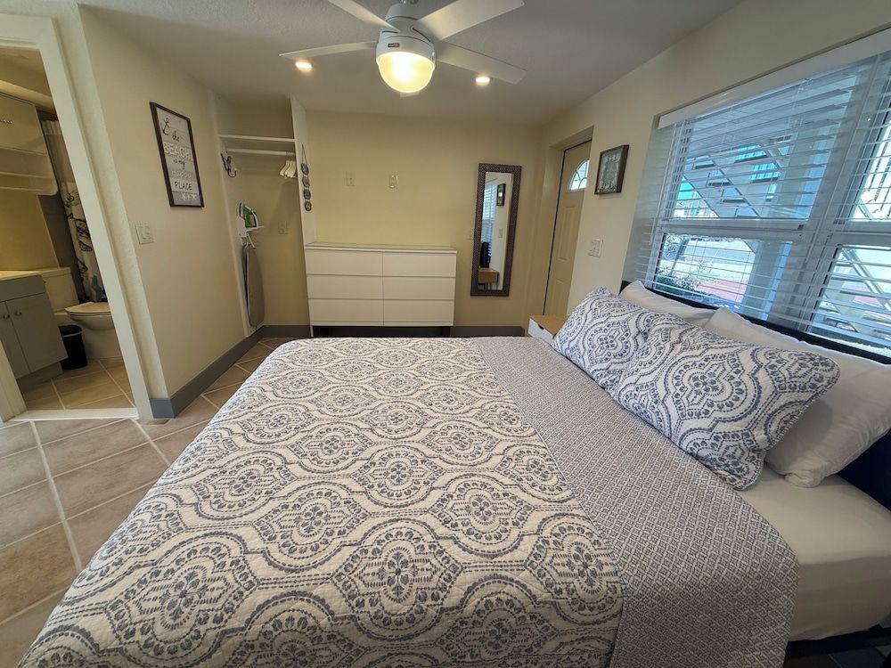 Manatee Bay Inn 2