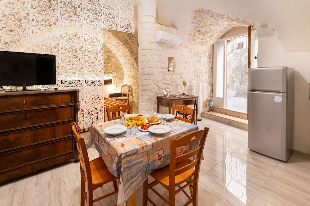 3929 Casa Ferrante by Barbarhouse 1