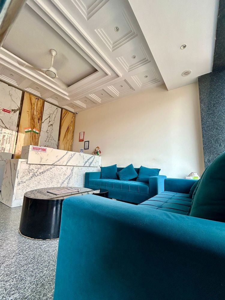 Z Suites Hotel Mahipalpur IGI Airport 2