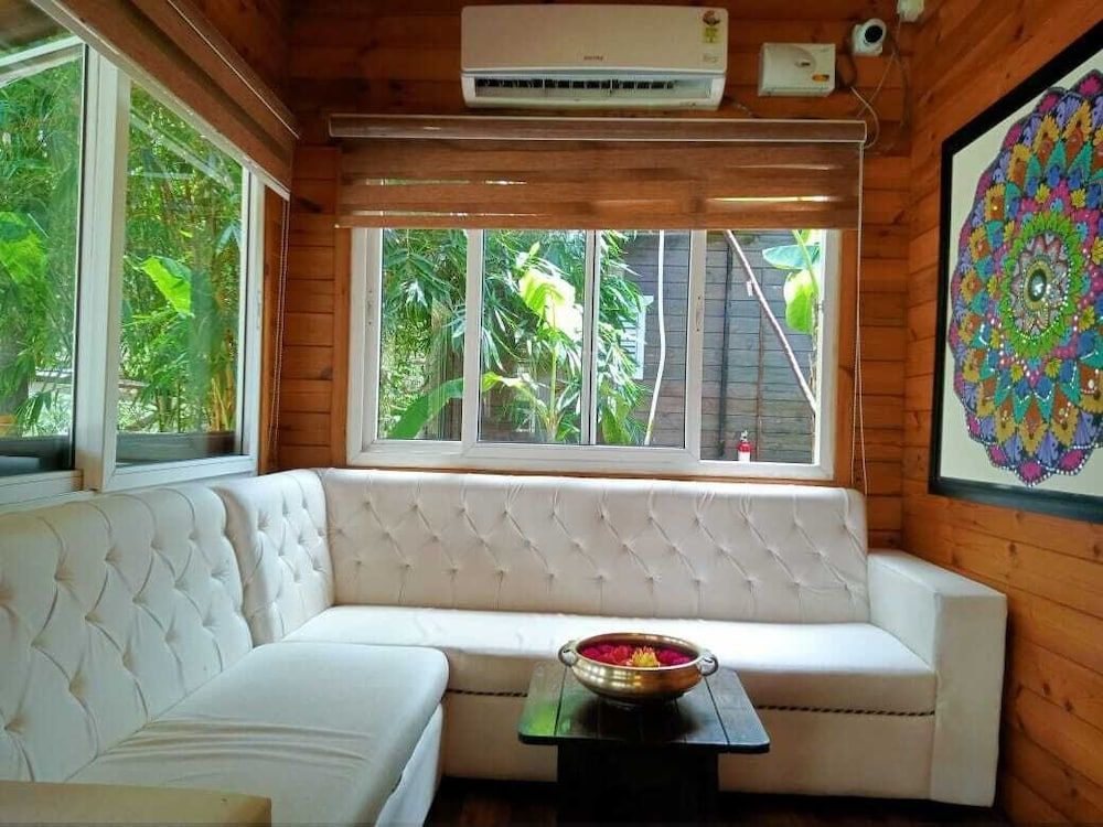 Adhvasaha Beach Spa Resort 2