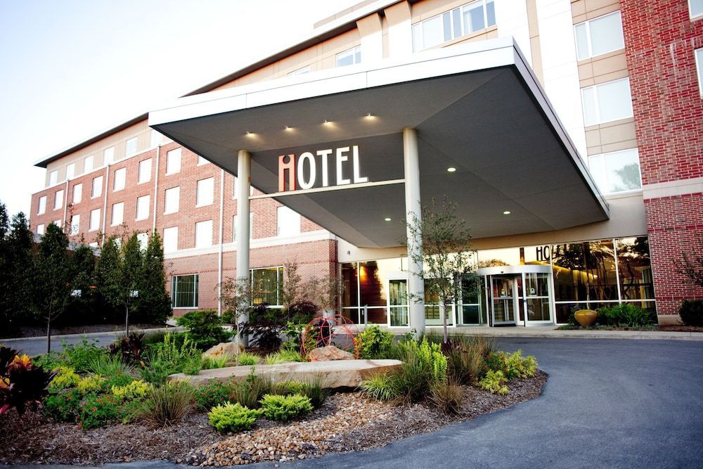 I Hotel and Illinois Conference Center - Champaign 1