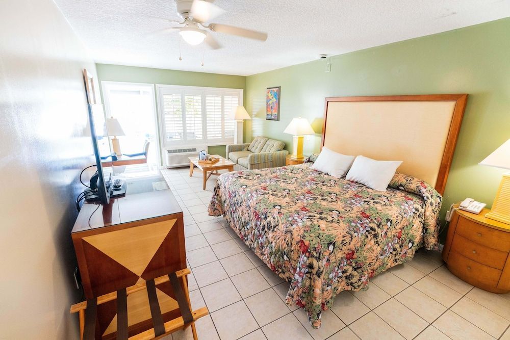 Pirate's Cove Resort and Marina - Stuart 2